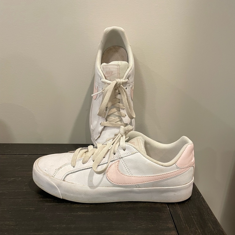 Nike Women's Sneakers White and Pink